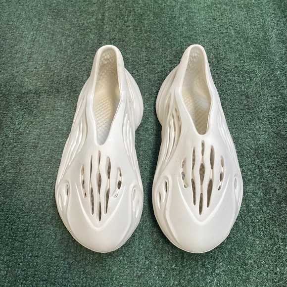 Yeezy foam runners - Picture 1 of 8